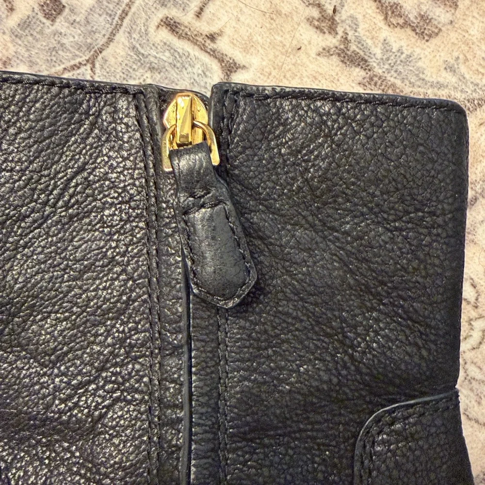 Tory Burch black pebbled